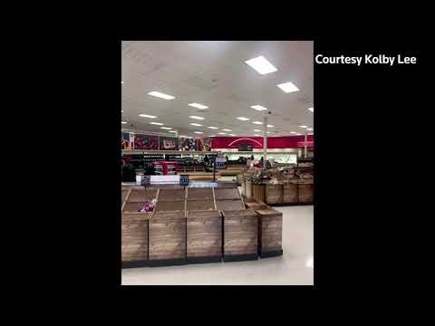 德州風暴中的長隊和空架子 (Long lines and empty shelves amid Texas storm)