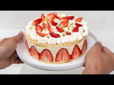 Strawberry cake with vanilla pastry cream and whipped cream