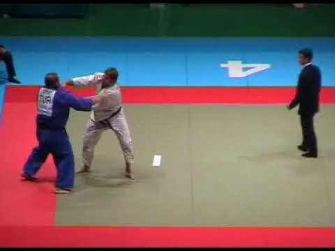 JUDO 2003 World Championships: Selim Tataroglu (TUR) - Dennis van der Geest (NED)