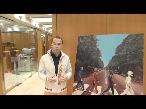 Inside Motor Show 2011 - Tomas Biagi saluta i fan di Motor Show