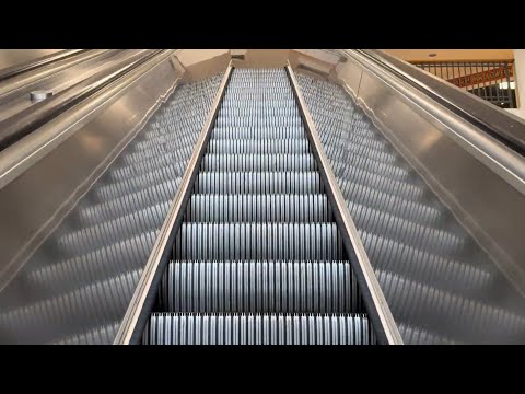 EPIC RARE Vintage Montgomery Escalators at Valley River Eugene, OR