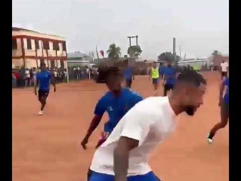 Memphis Depay and Quincy Promes out here breaking ankles in Ghana