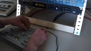 Video thumbnail for Crazy 3D space-reverb patch from Roland SRV-330 with Acid-Synth by GeoTeknique