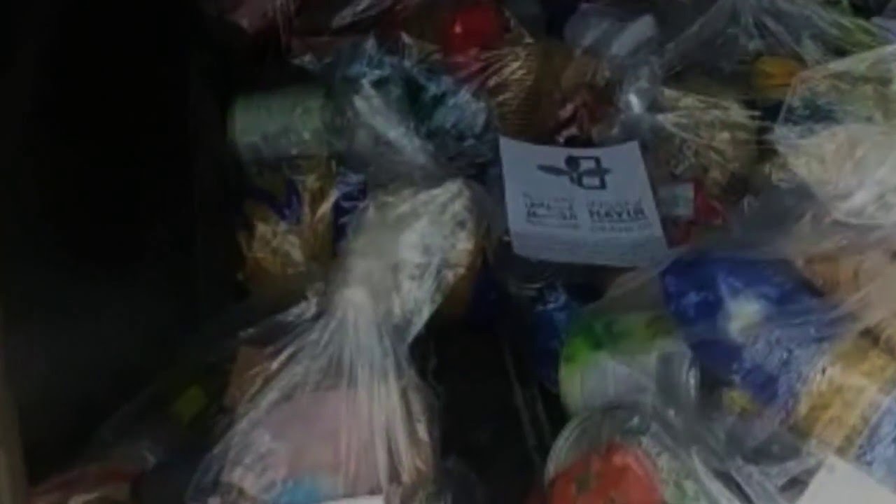 حملة الشتاء الدافئ2 توزيع سلل غذائية على النازحين في منطقة جسر الشغور