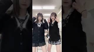 バズりたい生足パンチラ制服JK Shorts
