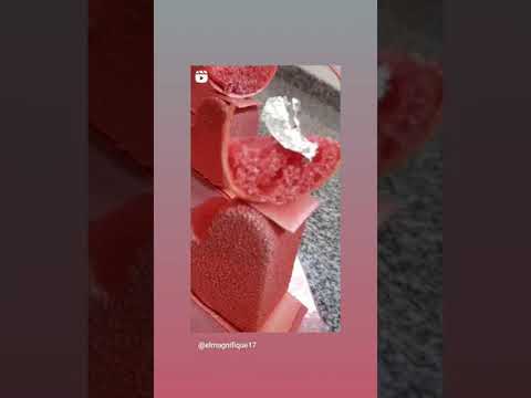 pastel : terciopelo rojo