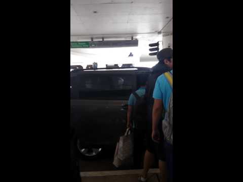 130630 Yuri & Hyo arrival to LAX p2