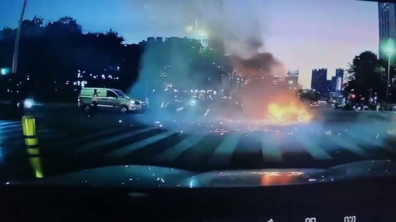 発火電動自転車