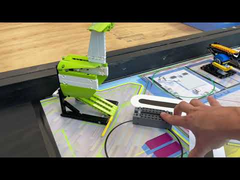 Unload Cargo Plane - FLL Cargo Connect 2021 - FIRST LEGO League Robot Game Inspiration