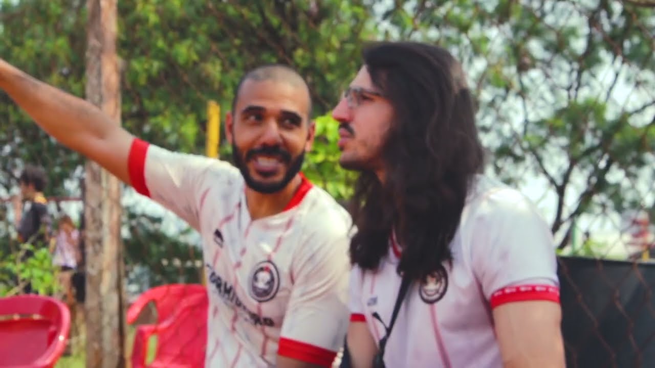 Tudo é campo, tudo é bola!