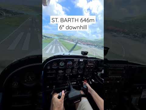 Landing the C172 at St. Barth in gusty, rainy and shifting conditions 👈