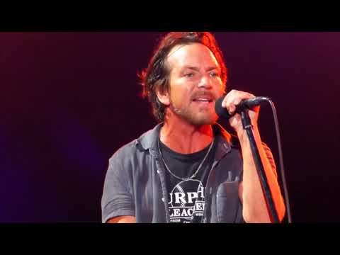 Pearl Jam - State of Love and Trust (Wrigley Field Chicago 2016)