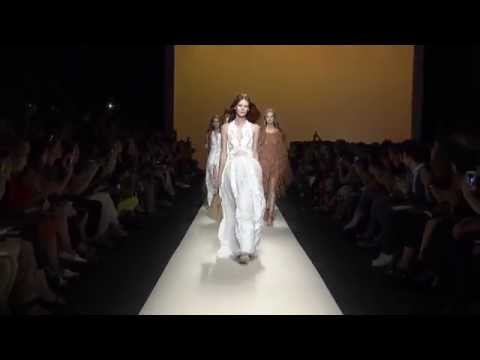 Alberta Ferretti Fashion Show SS 2015