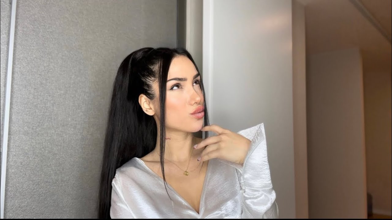 ۵ حرکتی که اول رابطه شدیدأ جذابت میکنه￼ |￼ Attract him