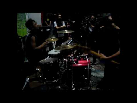 Ayperos - Peace Of Mind (Wolfbrigade) (HD)