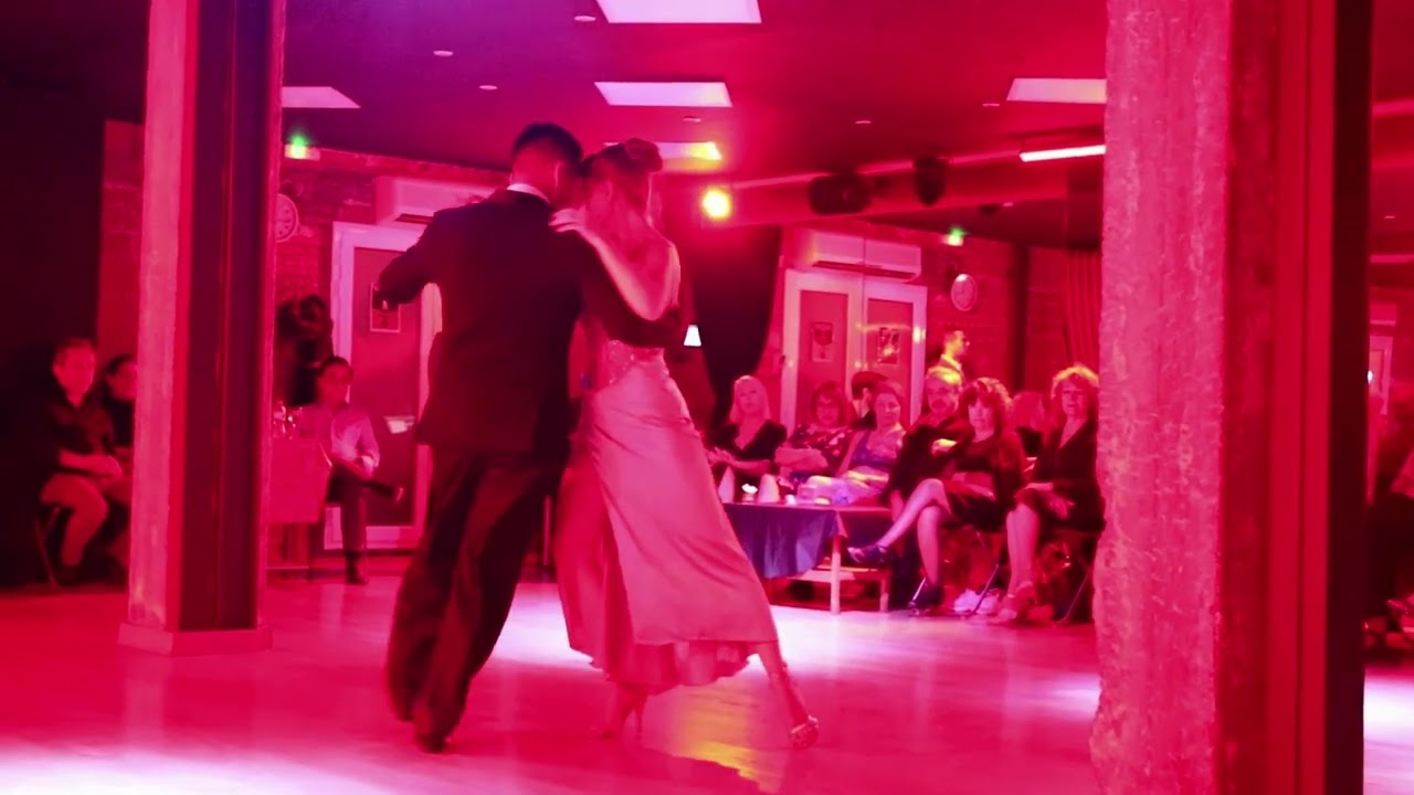 Victoria Olivella y Agustín Rojas - Si sos brujo - Alfredo Gobbi