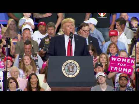 Donald Trump firade 100 dagar som president med massmöte - Nyheterna (TV4)