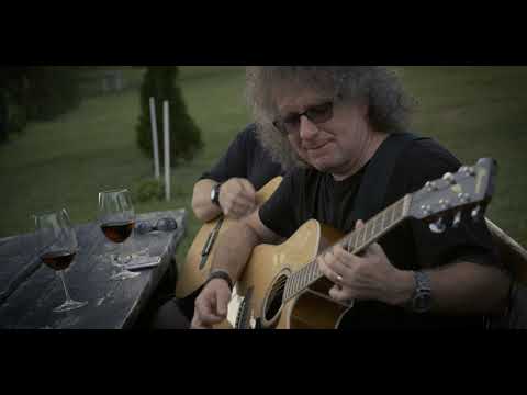 N-ai nevoie de foarte multe - PRAGU' DE SUS