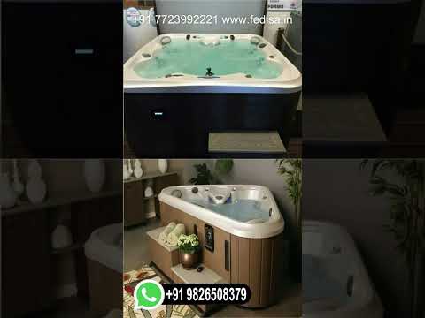 mobilier-piscine-chaises-longues-design-blanc-coussins-lustre