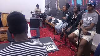 Usiende mbali nami by Juliana kanyomozi ft. Bushoke live band practice at Big afrique Studios