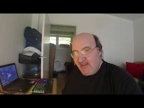 MongoTV_6284 - SNAKKER OM MIT LIV OG FORTID OG SPISER EN BAUGETTE