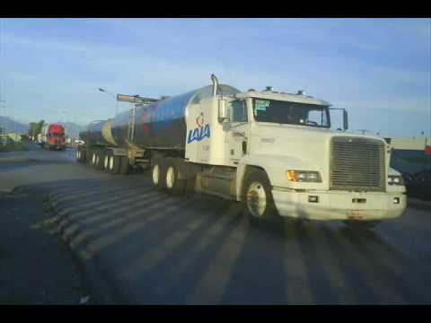 download lagu mp3 mp4 El Troquero Y La Muerta, download lagu El Troquero Y La Muerta gratis, unduh video klip El Troquero Y La Muerta