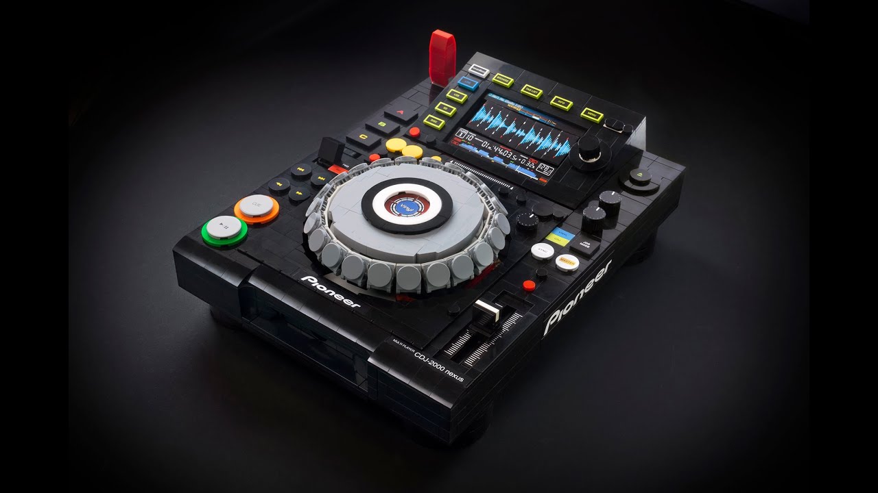 This fan-made LEGO version of the classic Technics SL-1200 This fan-made LEGO version of the classic Technics SL-1200