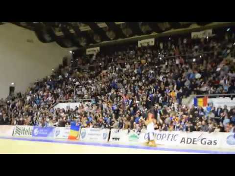 public bestial in Sala Polivalenta din Craiova