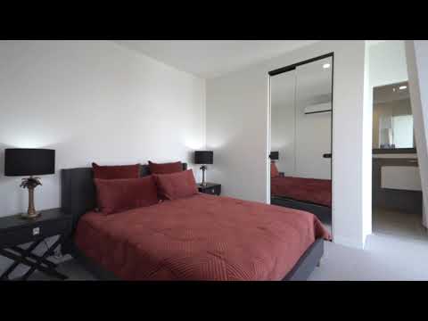 3305/8 Pearl River Road, Docklands