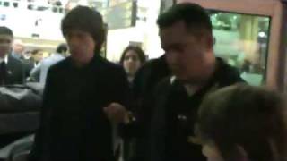 preview picture of video 'MICK JAGGER EN LIMA EXCLUSIVO LLEGADA A PERU AEROPUERTO. ROLLING STONES EN LIMA'