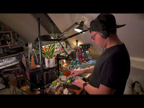 #Dawless Dark Dub Techno jam via @WeAreElektron #digitakt & #drumbruteimpact