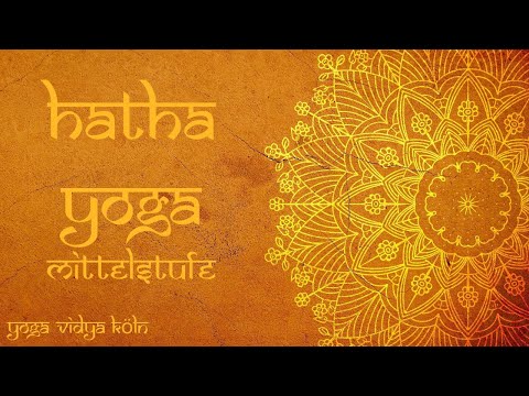 Sanfte Mittelstufe mit Juliane | Yoga Vidya Stil