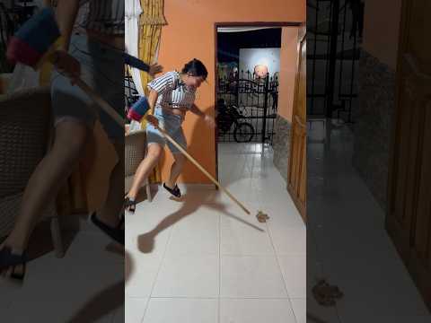 La serpiente 🐍 #reels #humor #comedy #shortvideo