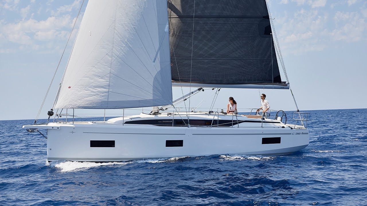 BAVARIA C38 - Sailing Impressions