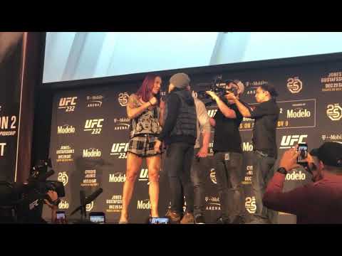 CRIS CYBORG VS AMANDA NUNES STAREDOWN UFC 232