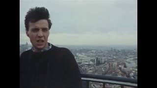 Hombres G - Marta Tiene Un Marcapasos (Official Video)