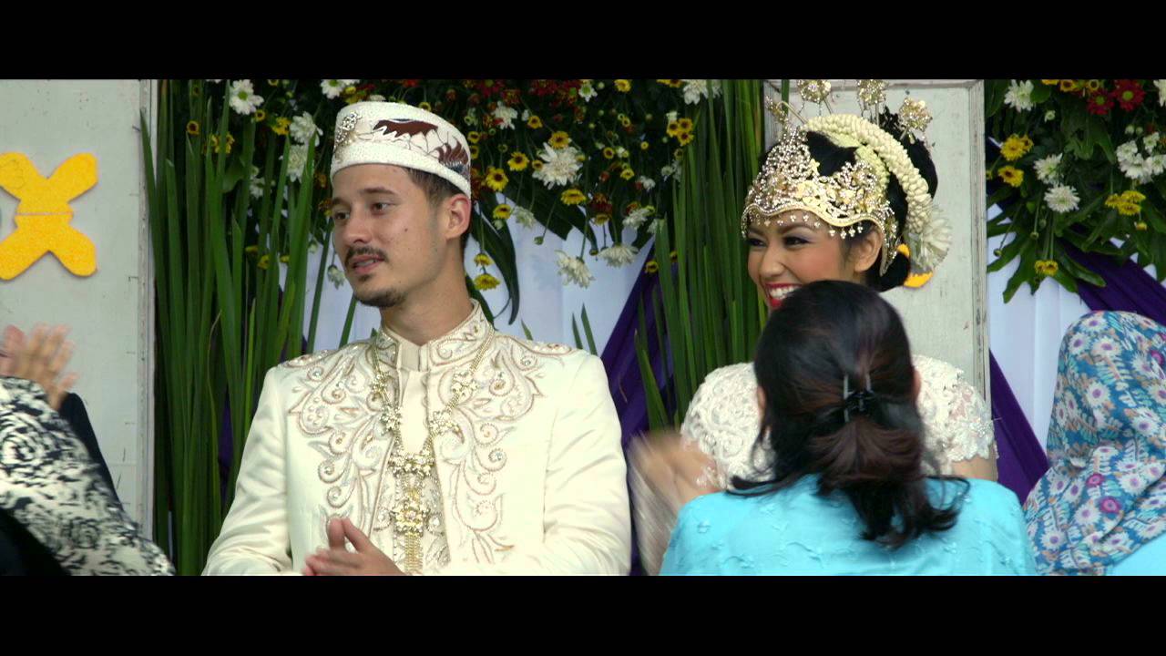 Wa'alaikumussalam Paris - Official Trailer