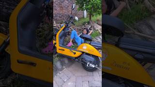 Download lagu Hana is arrogant‼️ Just because she has a new electric bike #shortsvideo #shortsfirst mp3