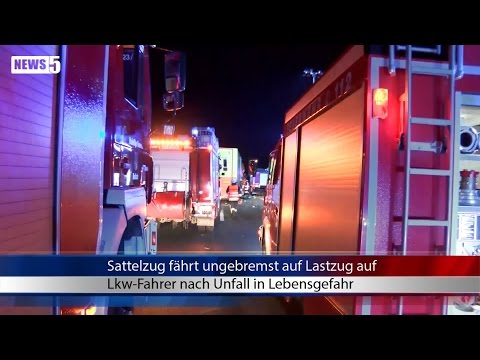 23.09.2015 (BT) Sattelzug fährt ungebremst auf Lastzug auf