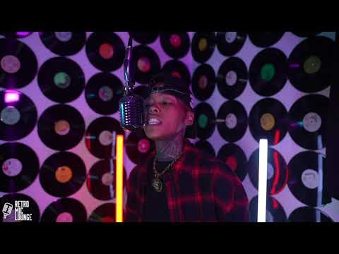 Lette Weaver - No Titles  [Retro Mic Lounge Video]