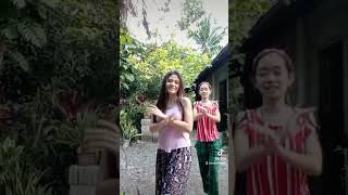 Download lagu Feliz Navidad Dance🎄🌟💖 w/ate @Sarah_Gin_2013 🥰| 2023 Tiktok Dance Trending | Merry Xmas all🎄🌟 mp3