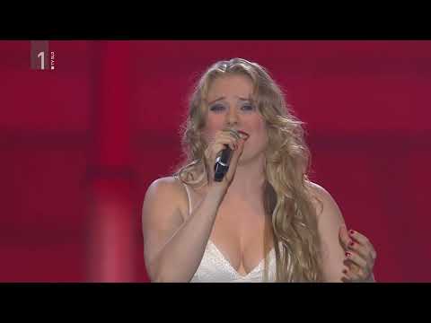 Zala Smolnikar: SAMO NASMEH JE BOLJ GRENAK (glasbeni nastop iz oddaje in prireditve Poletna noč)