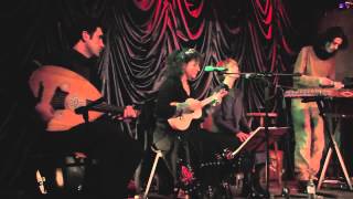 Yağmur Yağar Taş Üstüne - Brenna MacCrimmon