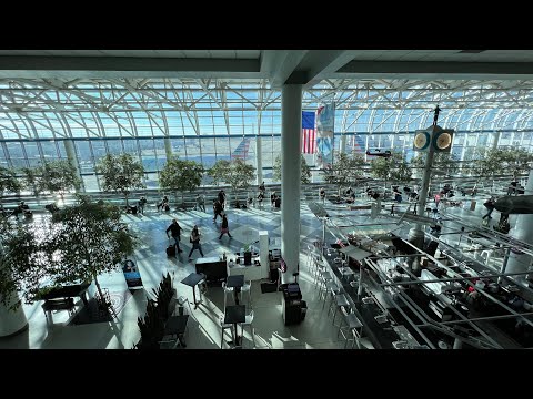 2022 Walking through Charlotte Douglas Airport (CLT) Tour & Walk Through [POV + No Music]
