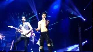 Reece Mastin Shut Up & Kiss Me Brisbane Entertainment Centre 11/12/12
