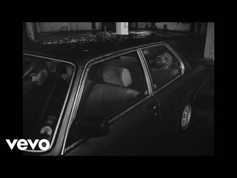 Gianni Bismark feat. Giuliano Sangiorgi - Piove Piove (Official Video)