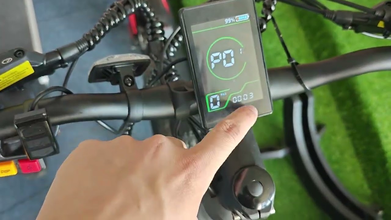 How to adjust the screen brightness of the Shark Mako eBike