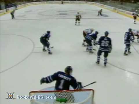 Brian McGrattan vs Wade Belak