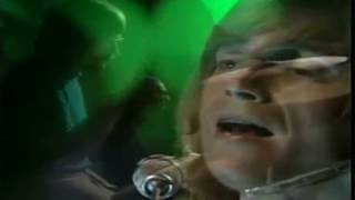 Question - (HD) Moody Blues Live 1971 LuLu Show