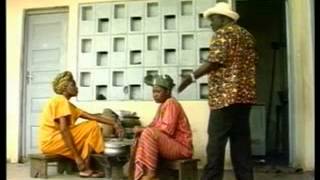 preview picture of video 'les Guignols d'Abidjan, le Fourneau'